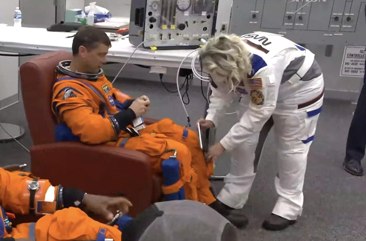 I Regret to Inform You That the Artemis II Astronauts Are Having Lots of Screen Time