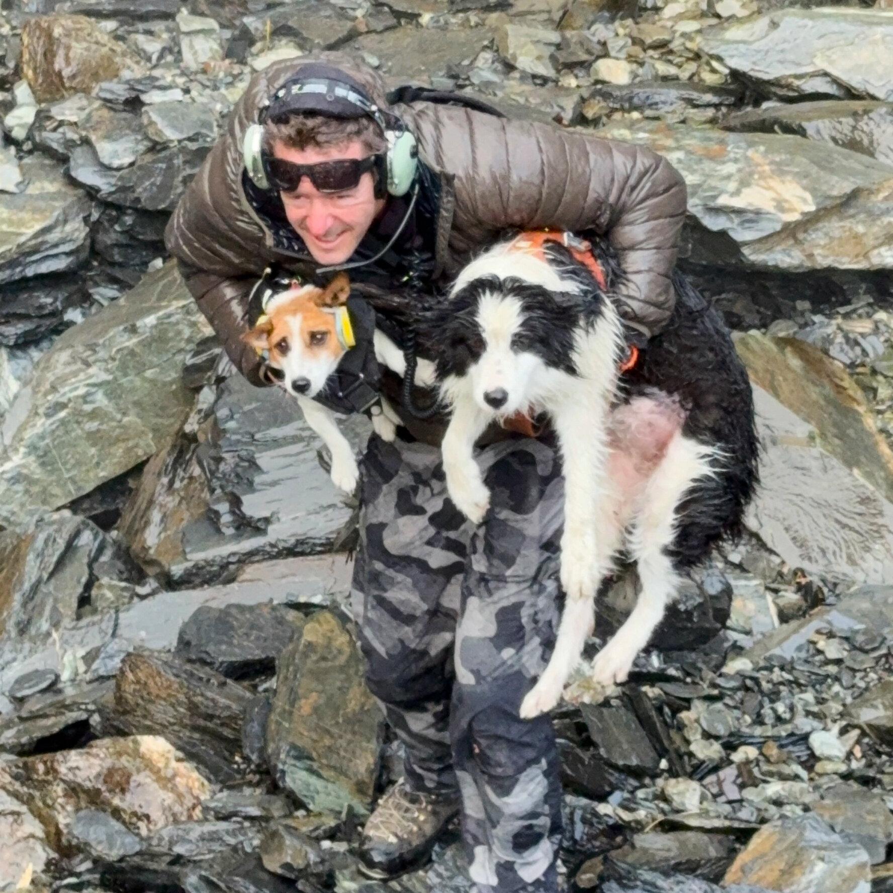 Volunteers in Helicopter Rescue Hiker?s Dog After a Week in the Wilderness